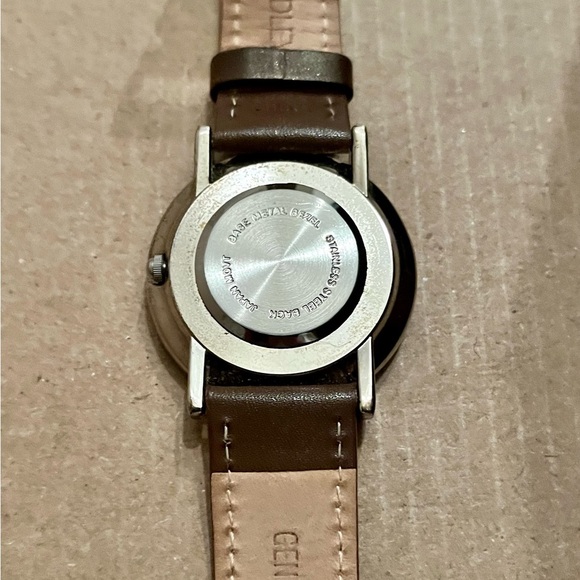 Vera Bradley Mocha Rouge pink & brown.. retired watch​ - Picture 7 of 8